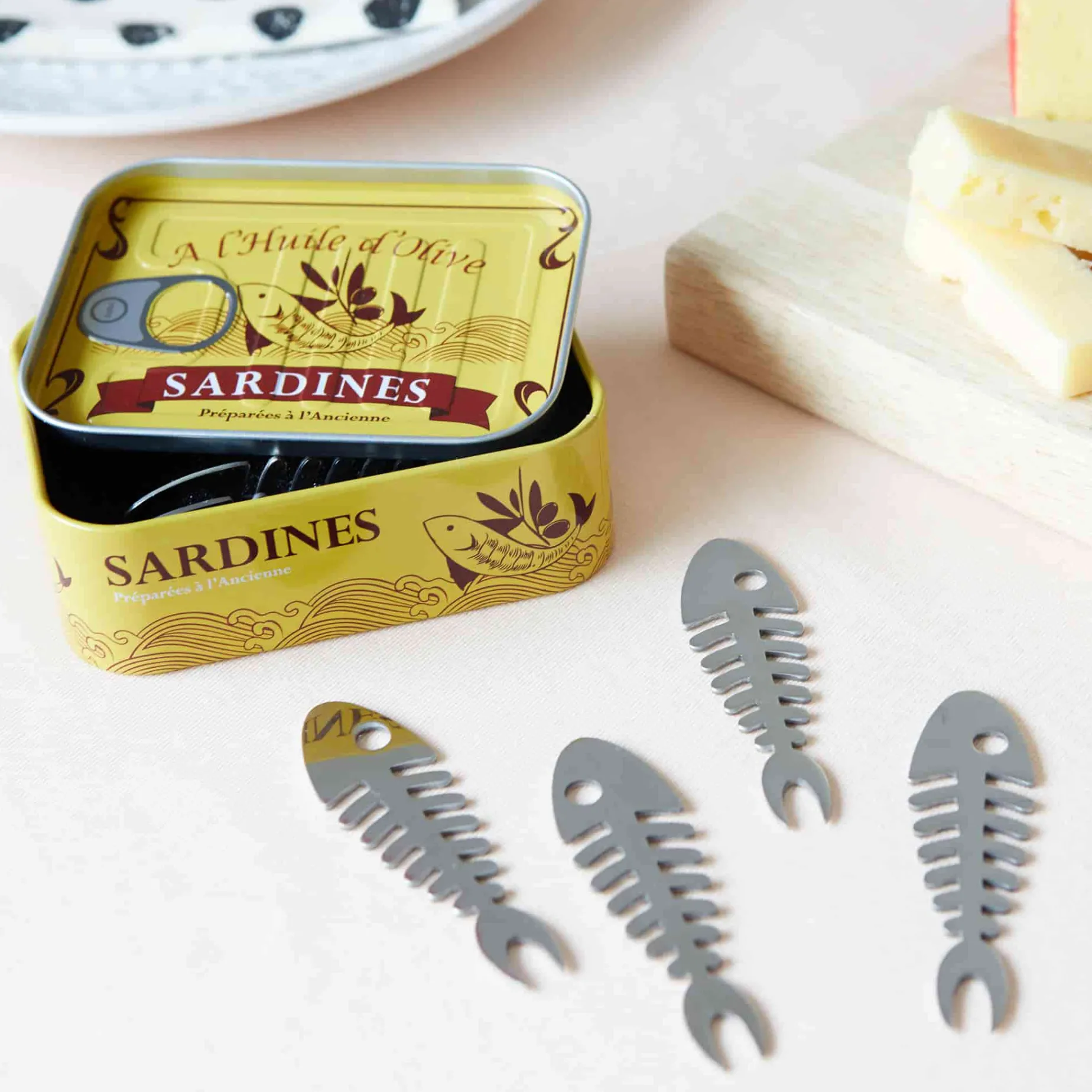Set of 6 Sardine Snacking Forks in a Tin